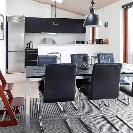 7 Person In Vestervig-by Traum *