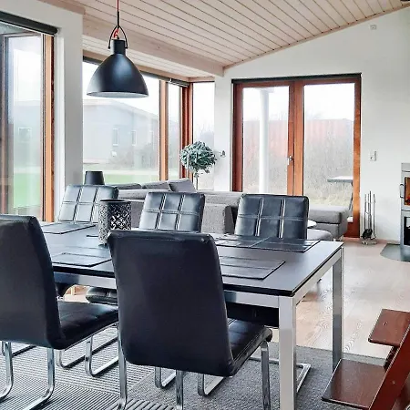 7 Person In Vestervig-by Traum *